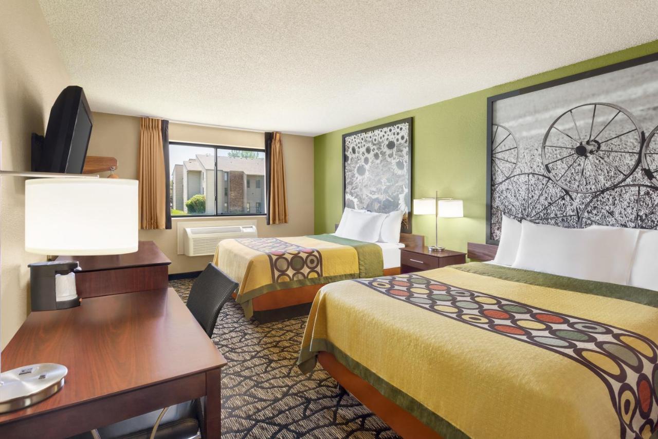 Super 8 By Wyndham Ankeny/Des Moines Area Hotel Exterior foto